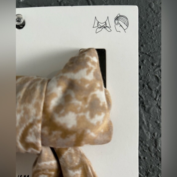 Patterned Scarf - Picture 3 of 4